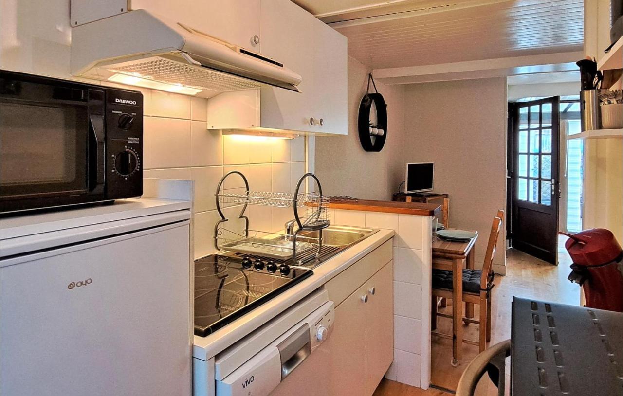 1 Bedroom Lovely Apartment In 그랑캉프-메지 외부 사진
