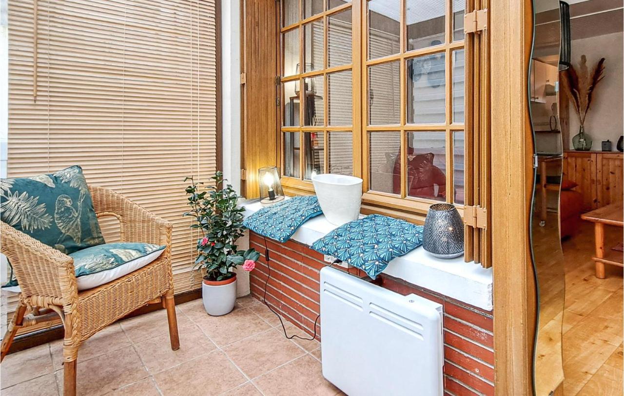 1 Bedroom Lovely Apartment In 그랑캉프-메지 외부 사진