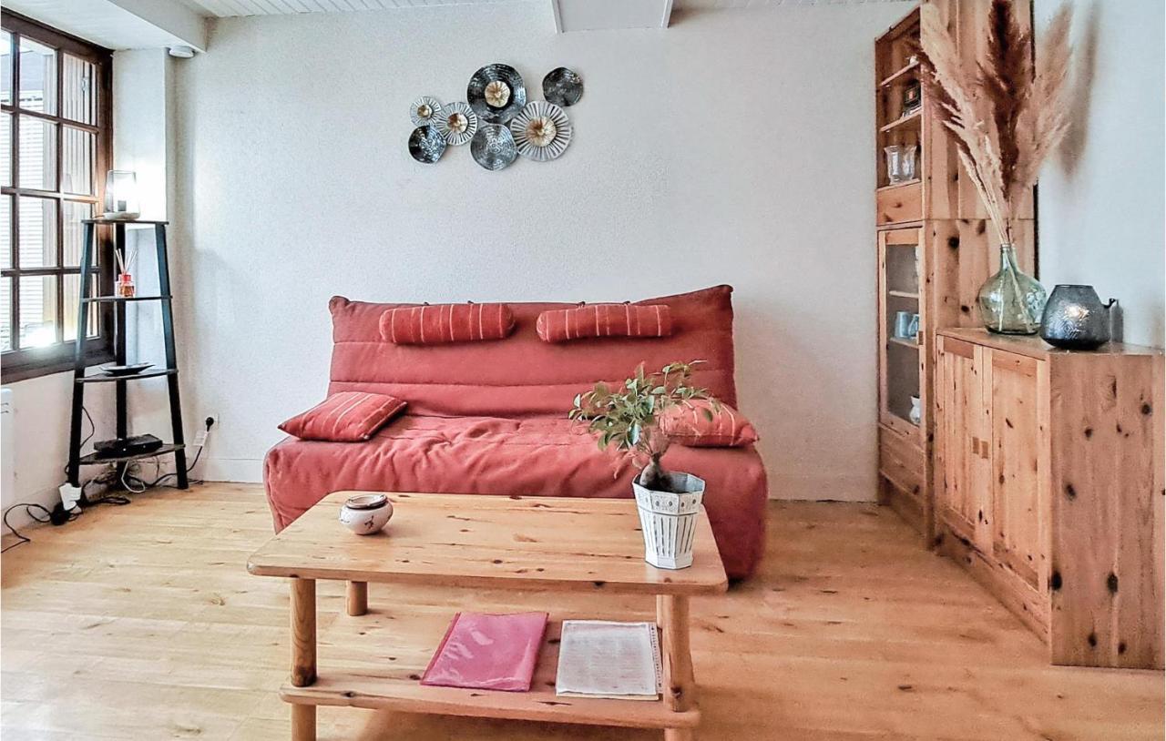 1 Bedroom Lovely Apartment In 그랑캉프-메지 외부 사진